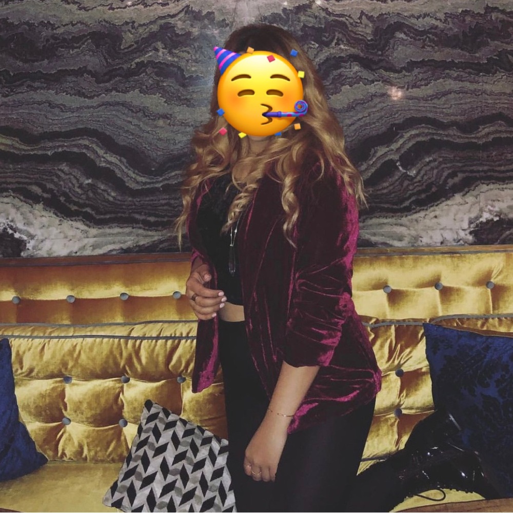 🫧Gently Loved🫧 Burgundy Velvet Tux Coat ✨